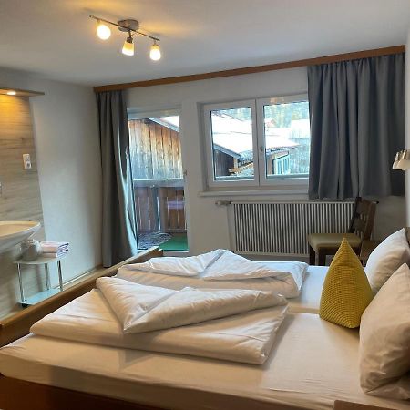 Ferienwohnungen Haus Bergflora Bach  Buitenkant foto