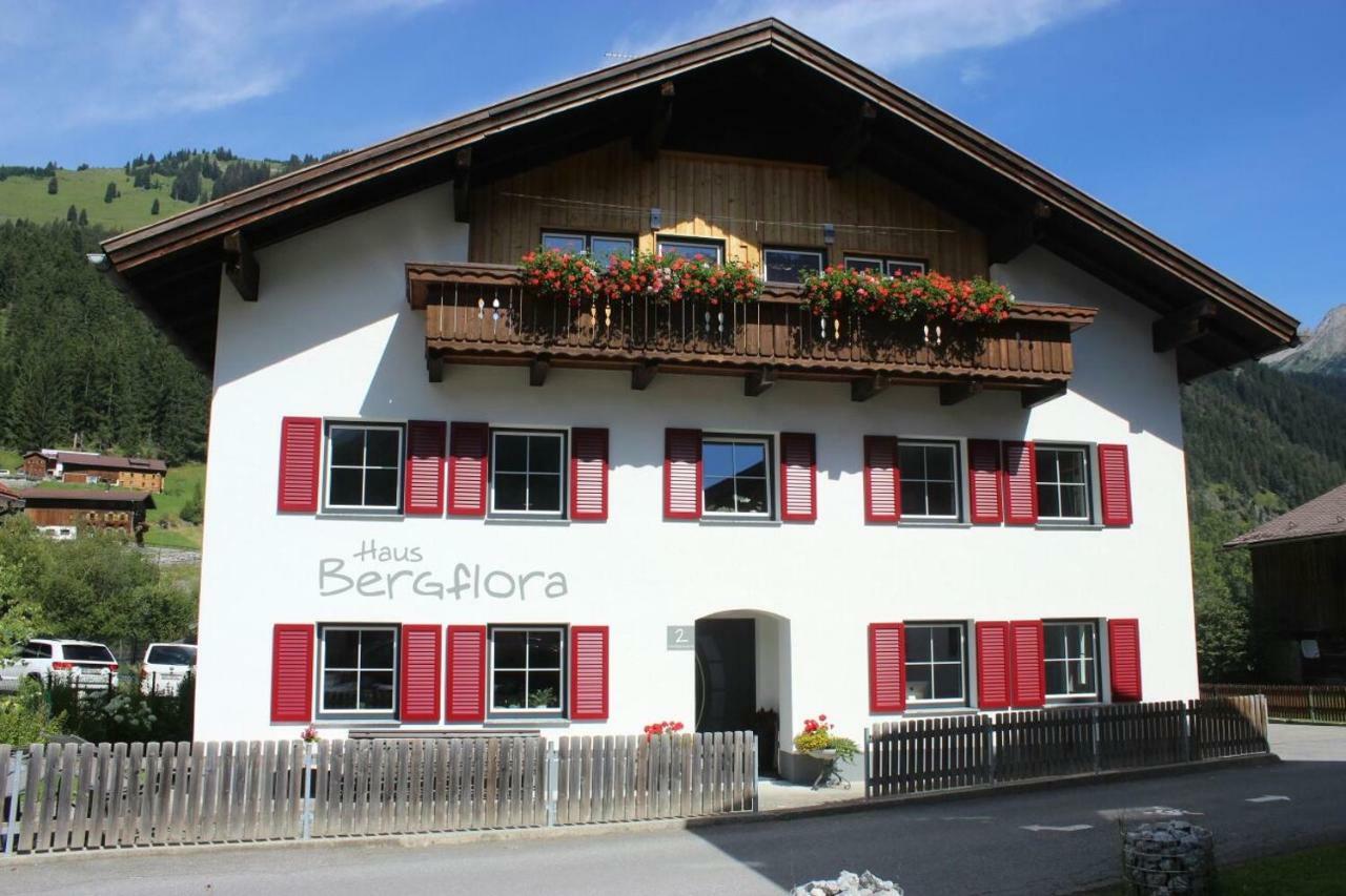 Ferienwohnungen Haus Bergflora Bach  Buitenkant foto